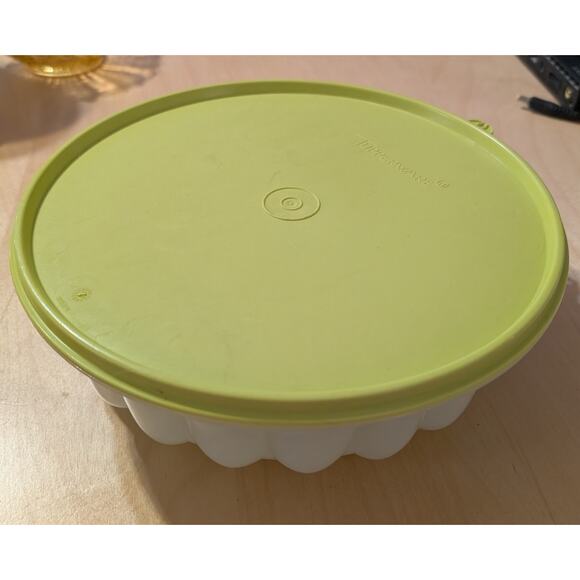 🎃 Tupperware Jello Mold - Picture 1 of 2